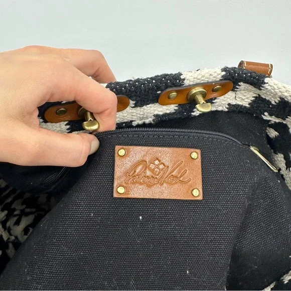 ⛔️SOLD⛔️Patricia Nash Black & Cream Hand Loomed Aztec Pattern Leather Strap Tote - Picture 10 of 10